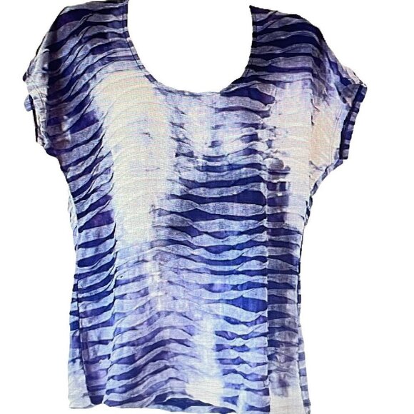 Chico's Scoop Neck Top Cap Sleeve Violet and White with Horizontal Wave Pleats - Picture 1 of 5